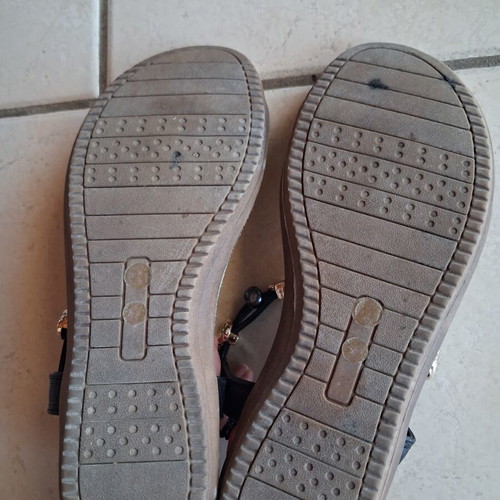 Seven sandals size 37 like new