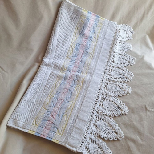 Vintage cotton bath face towel with handmade crochet lace border Indanthren