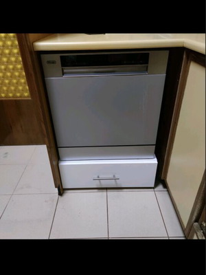Delonghi DDW8WTT23 dishwasher like new, white, with drawer