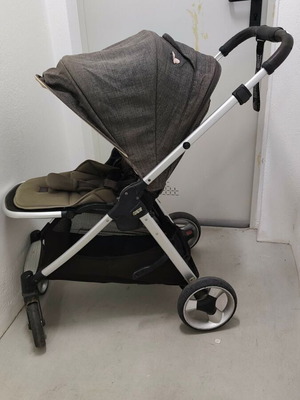 Mamas & Papas Flip XT3 stroller used with free ISO fix car seat