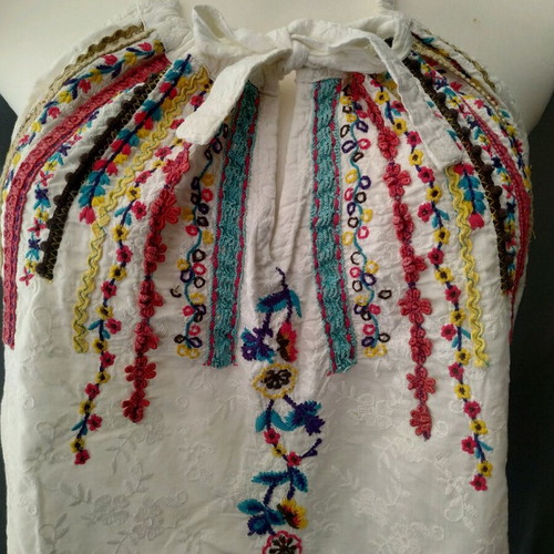 Boho top backless with embroidery size L like new