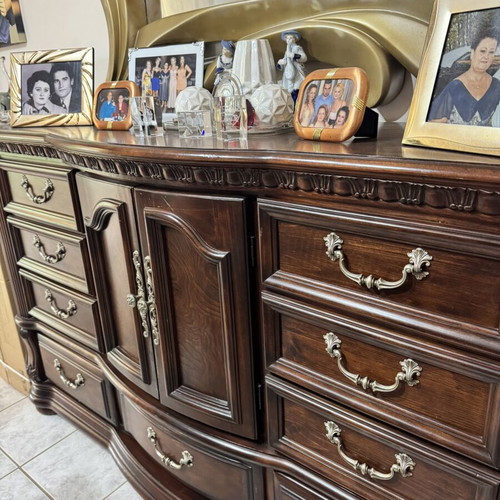 Dining table with 6 chairs and wooden dresser with mirror like new
