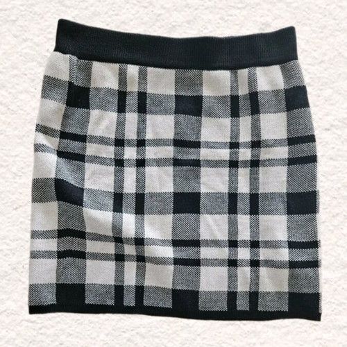 Knitted skirt like new, size L, black and gray