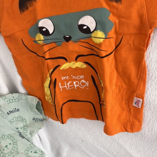 Baby clothes set used, 11 t-shirts, 1 shorts, 3 hats, swimwear for 12-18 months