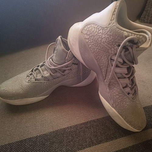 Jordan athletic shoes like new, gray, size 42