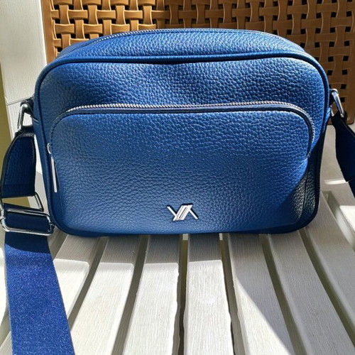 Verde crossbody bag blue like new