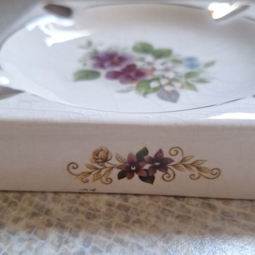 Vintage ceramic ashtrays set of 2 with gold details and violets like new