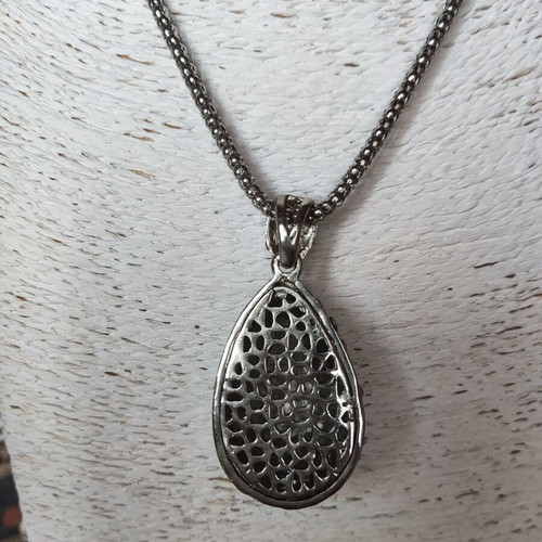 Vintage necklace snake chain with teardrop pendant and rhinestones, like new