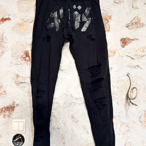 Happiness Distressed Joggers size M used, black