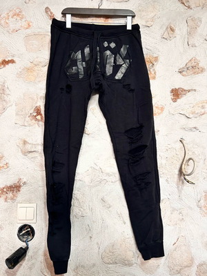 Happiness Distressed Joggers size M used, black