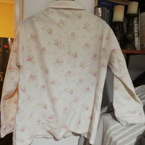 Agelis floral pajama top, medium to large