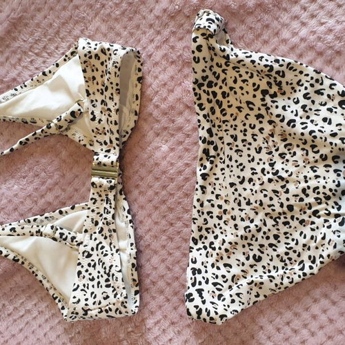 Leopard print swimsuit H&M size 34 like new