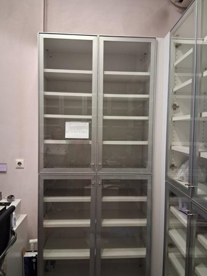 Professional glass display cabinets like new, set of 3 with adjustable shelves
