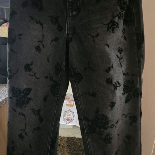 Jeans with velvet floral design like new, size M