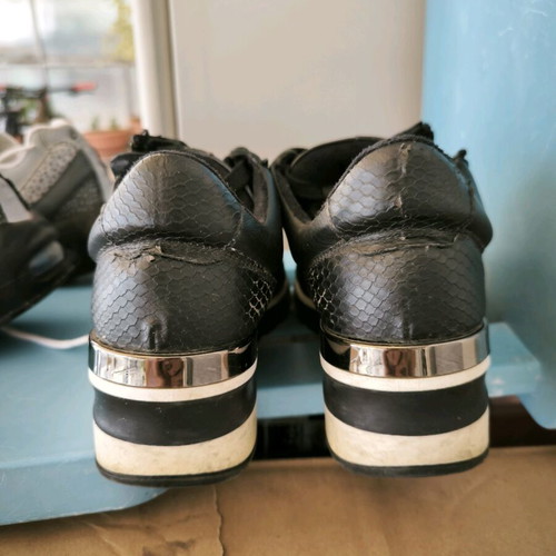 Tsakiris Mallas women's shoes used size 37 black and white with zipper and laces