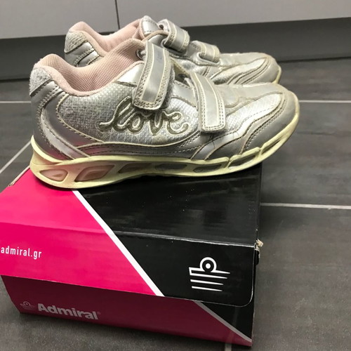 Admiral athletic shoes used size 32 with lights silver