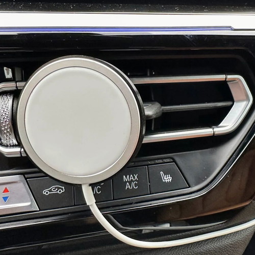 iPhone MagSafe BMW car vent mount new