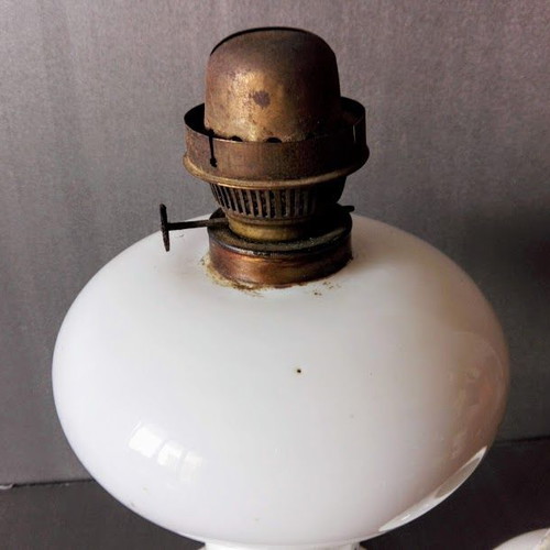 French Porcelain Oil Lamp like new, 35 cm, 1.175 kg