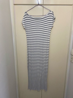Maxi dress like new, black and white, sizes S and M