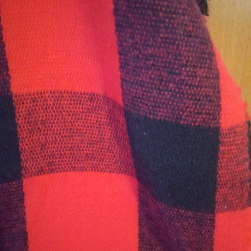 Red checked scarf like new, long and wide, very soft and warm