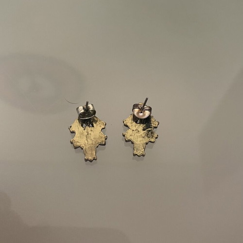 Accessorize earrings like new, classic style black and gold