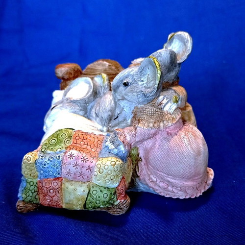 Decorative Resin Figurine with 3 Mice under Patchwork Quilt, like new