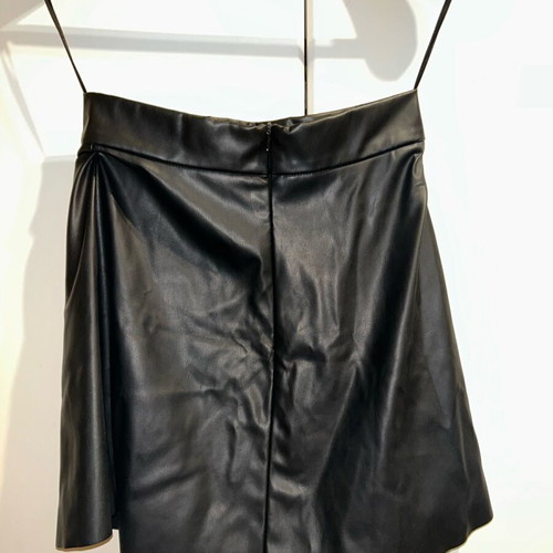 Leather skirt like new, black, size XS
