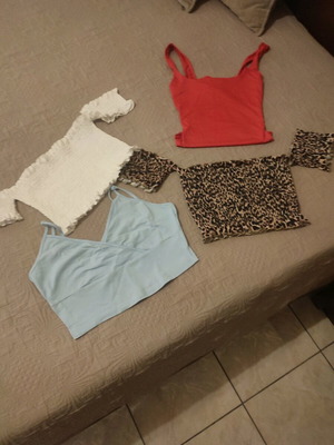 Πακέτο 3 τοπάκια Shein S και κορμάκι Bershka XS σε άριστη κατάσταση