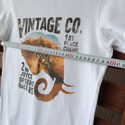 Joyce boys' white T-shirt size 10 like new