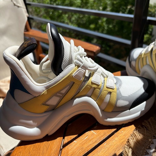 LV Archlight Louis Vuitton sneakers new, white size 38.5