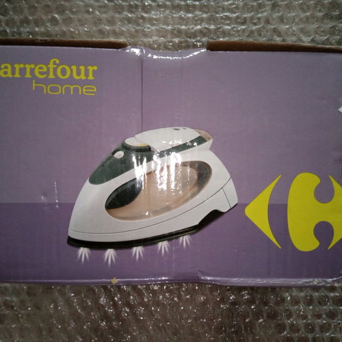 Carrefour Travel Iron new
