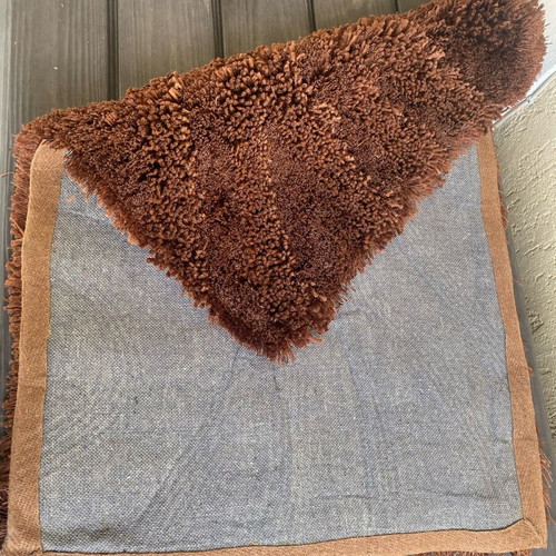 Modern brown rug like new, 85 cm dimensions
