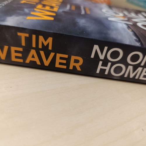 No One Home by Tim Weaver Penguin Books like new, English