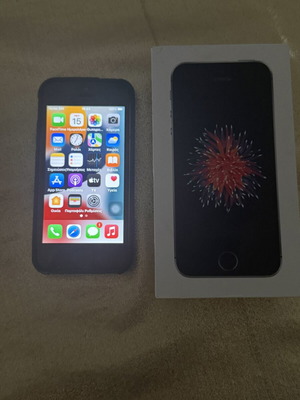 iPhone SE 16GB сиво използван с калъф и кутия