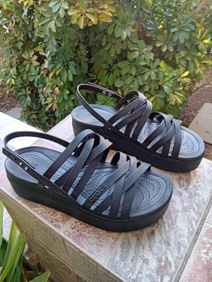 Crocs Literide πέδιλα flatforms ν.W8 με πίσω λουράκι, σε άριστη κατάσταση