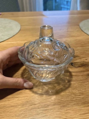 Crystal container with lid tulip design like new