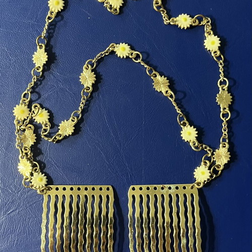 Decorative Hair Chain with Two Combs and Daisies Boho Vintage Style like new