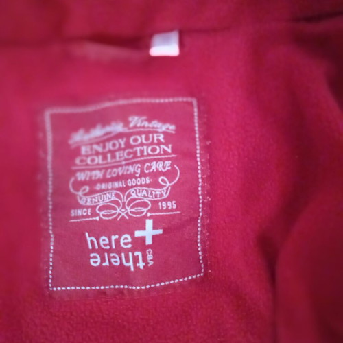 Jacket with hood for 5 years like new, red with fur trim