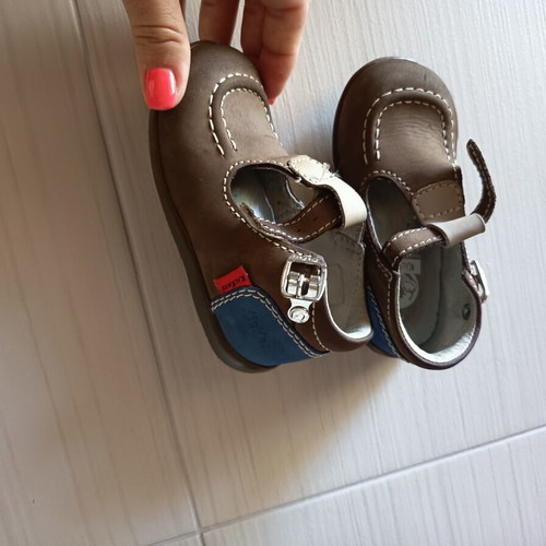 Kickers leather sandals like new, size 23 for boys or girls