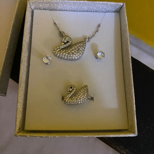 Swarovski jewelry set new, white and silver