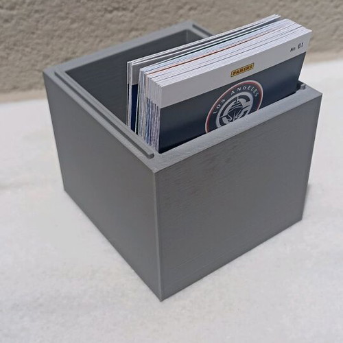 Collectible card storage box new, capacity 100 cards, PLA