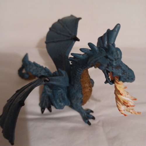 Dragon figure like new