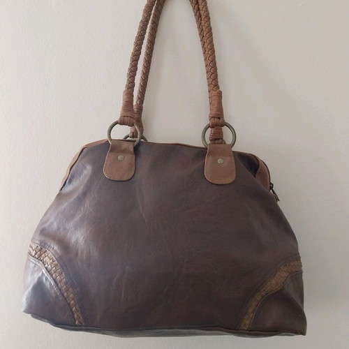Accessorize handheld bag used, brown