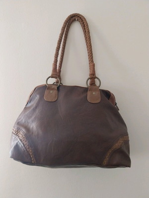 Accessorize handheld bag used, brown