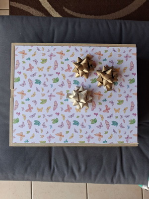 Wooden gift box like new