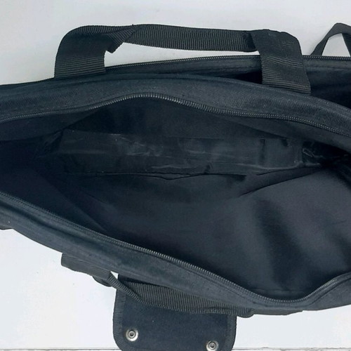 Shoulder bag like new, black laptop carrier