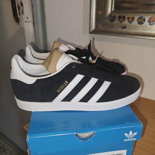 Adidas Gazelle sneakers size 39 new, black and white suede