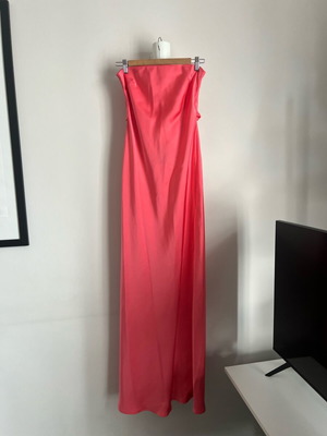 Iridescent pink dress like new, one size, strapless with ties