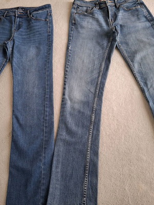 Δύο τζιν παντελόνια Sfera και Levi's μεταχειρισμένα, μπλε, μεγέθη 36 και 28