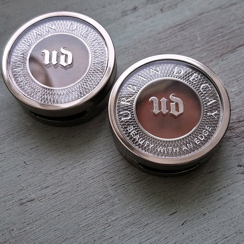Urban de can eyeshadows new, 2 pieces